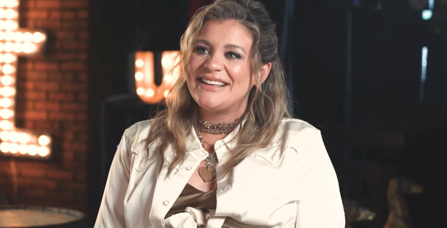 Lauren Alaina Shares ‘Odd’ Maternity Shoot Pics
