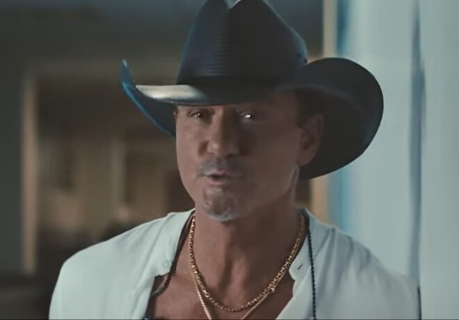 Tim McGraw Returns To Stage After Huge Surgery