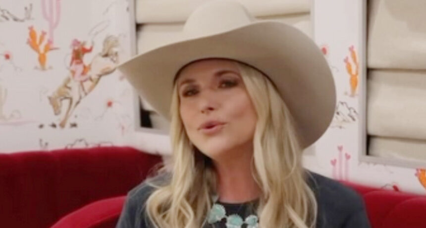 Miranda Lambert Fans Call Her ‘Fire’ In Latest Wild Look