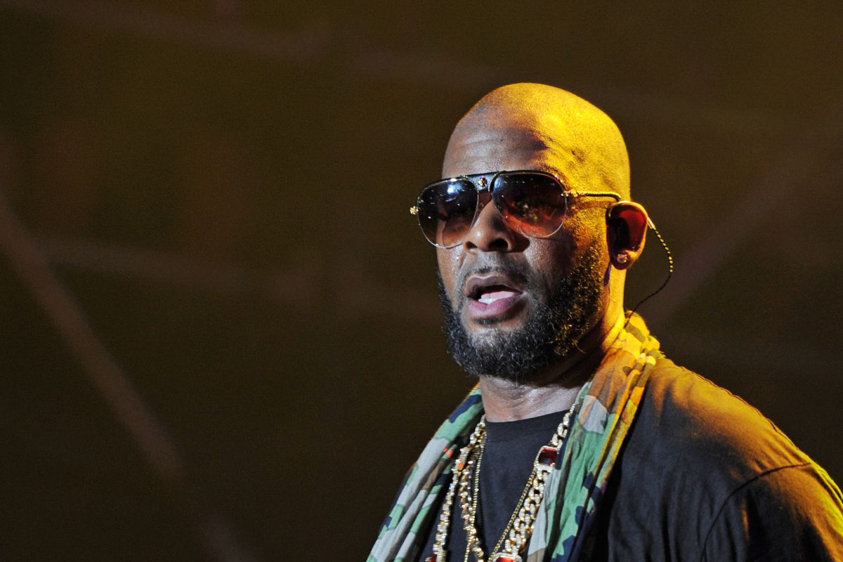 EXCLUSIVE: R. Kelly Demands Entire Chicago Prosecutor’s Office Be Removed From His Case
