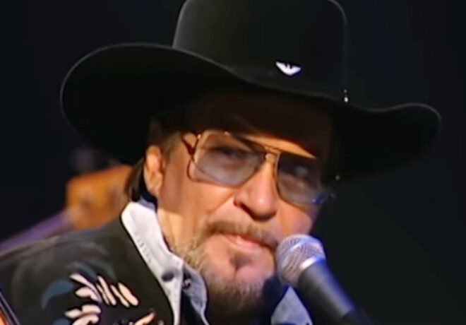 Waylon Jennings’ Son Releasing Dad’s Unfinished Music
