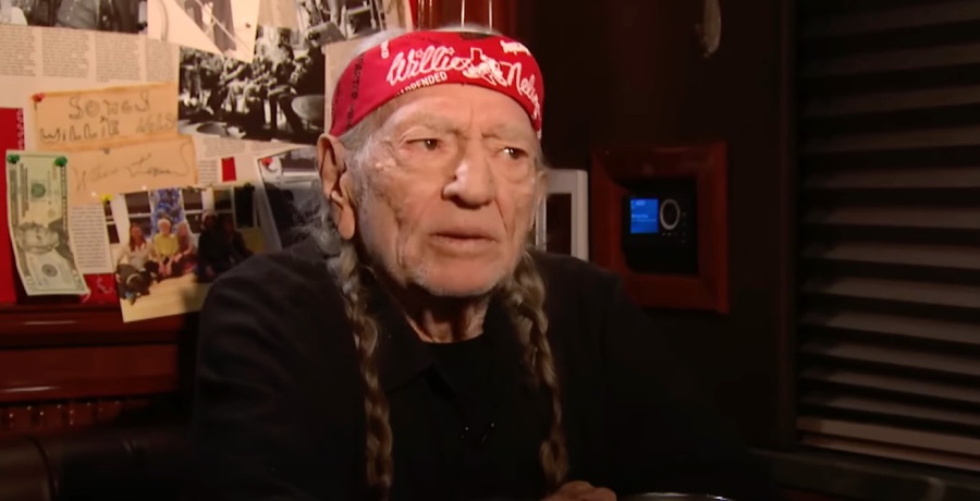 Willie Nelson Abruptly Cancels Show, Fans Concerned