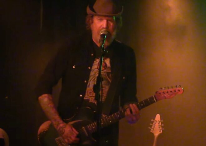 BRENT HINDS Supposedly Takes An Even More Personal Shot At Former MASTODON Bandmates: “Only I Know Who They Really Are”