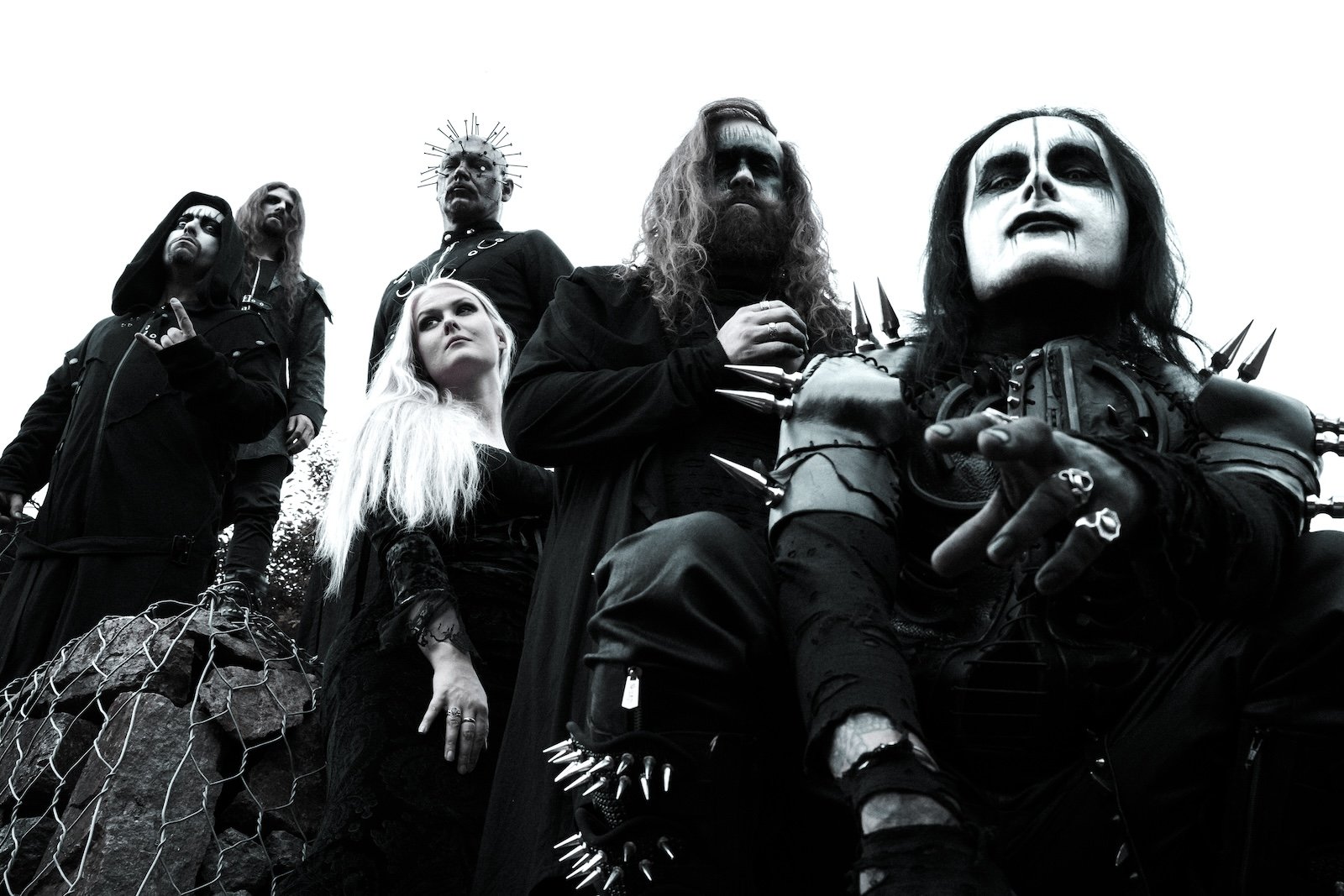 ZOË FEDEROFF Posts Her Contract With CRADLE OF FILTH, Details How Little She Was Paid