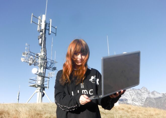 Ninajirachi Rewires Electronic Music With Stunning Debut Album, “I Love My Computer”