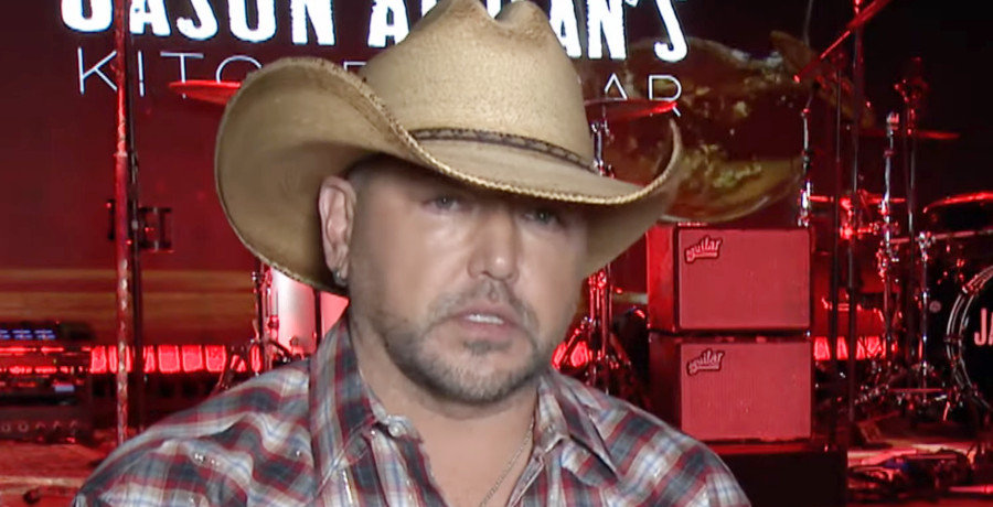 Jason Aldean Goes On First Alligator Hunt, Pics