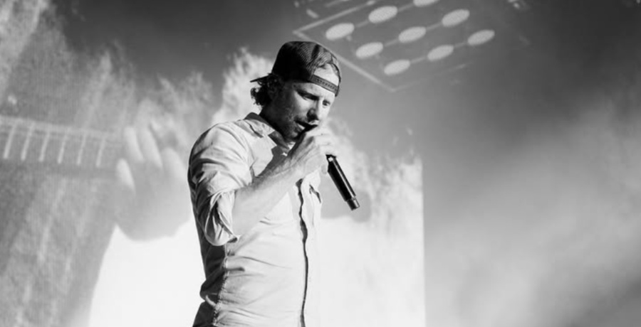 Dierks Bentley Shares He Sleeps In Separate Bed From Wife