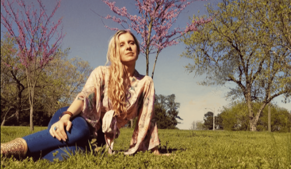 Introducing Jayne Kelli: A Journey into Solo Artistry 