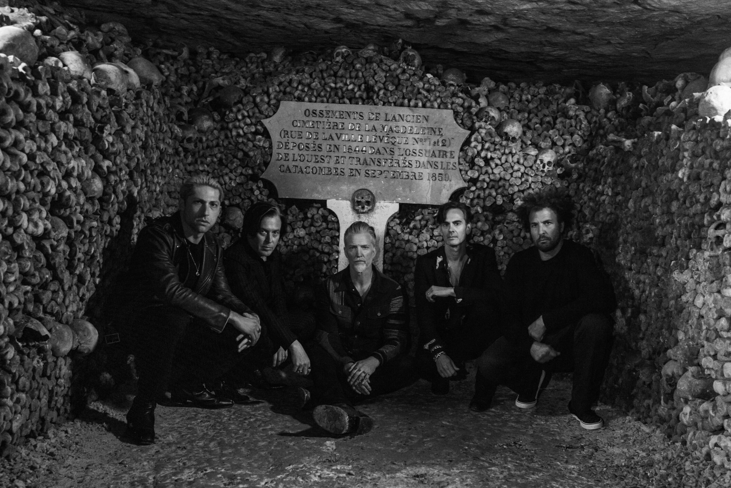 QUEENS OF THE STONE AGE Debut “Easy Street” During First Show Of Their ‘Catacombs Tour’