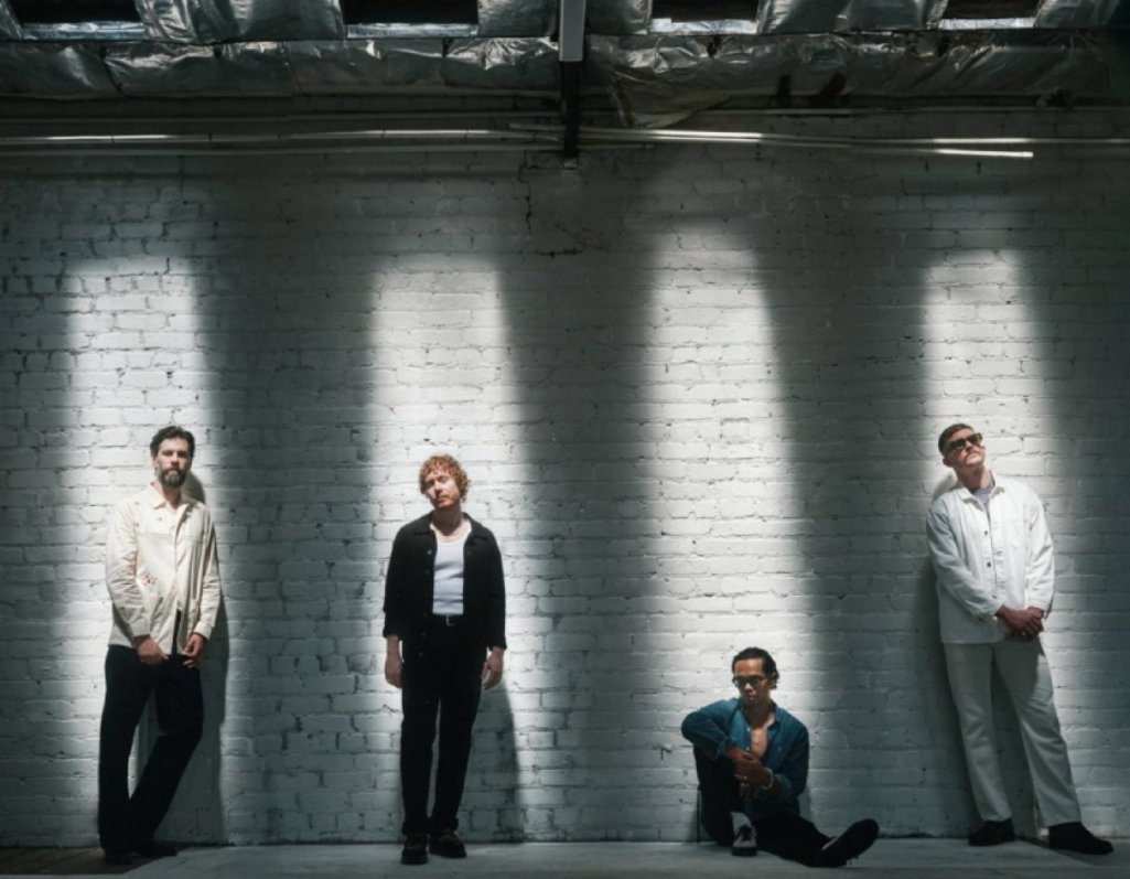 Watch “Giving Up Air” by The Temper Trap