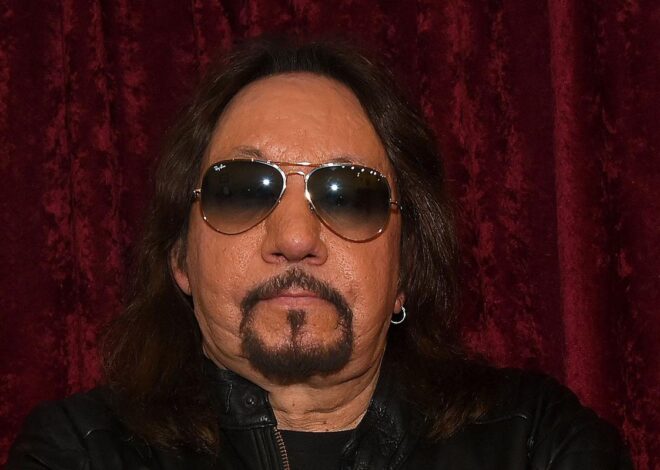 Ace Frehley Honored at Memorial Attended by Ex-KISS Bandmates