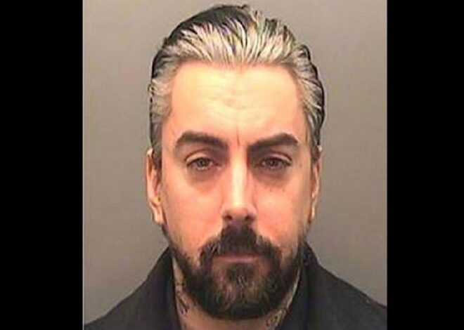 Ex-Lostprophets Singer Ian Watkins Killed in Prison