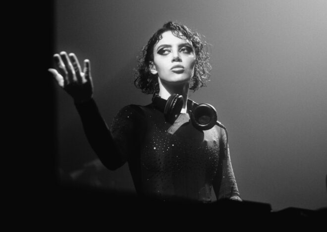 Listen to Sara Landry’s Fierce It-Girl Anthem, “GIRLBOSS”