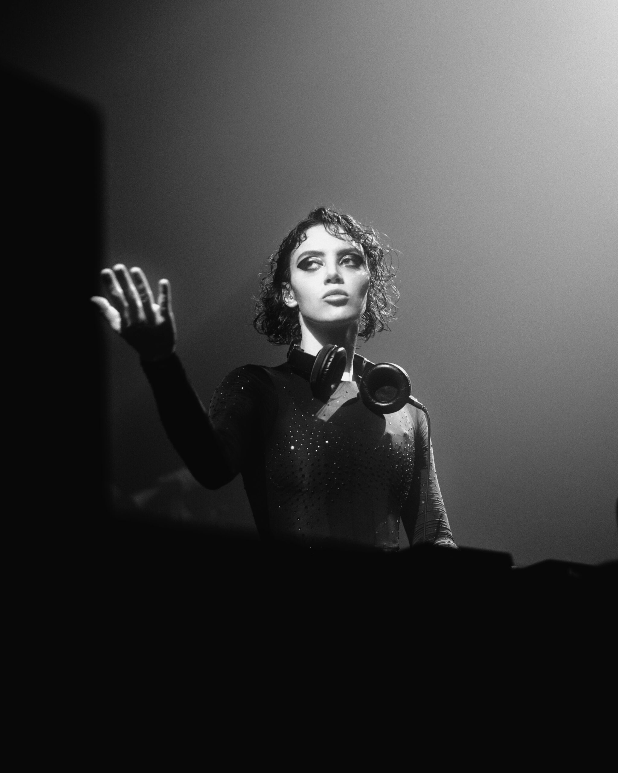 Listen to Sara Landry’s Fierce It-Girl Anthem, “GIRLBOSS”