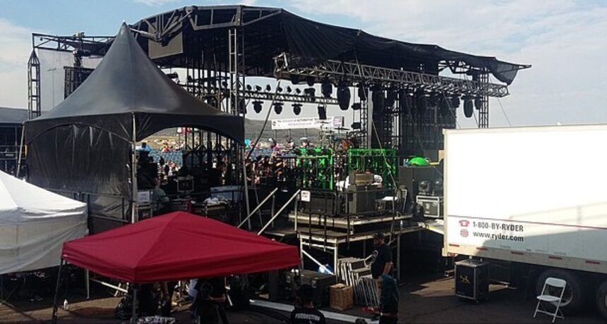 Shirtless Country Star Falls Face-First Off Stage While Performing