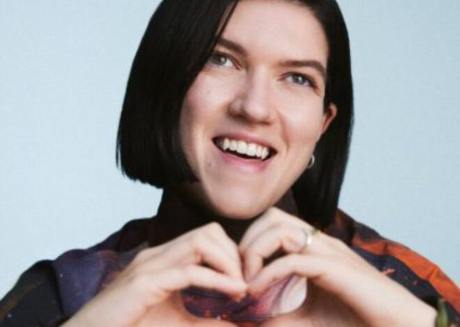 Watch “Love who you love” by Romy