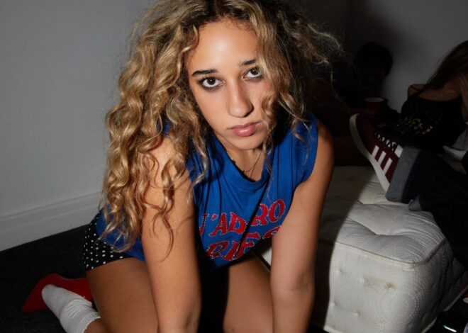 Listen to “Tumblr Girl” by LEONI 808