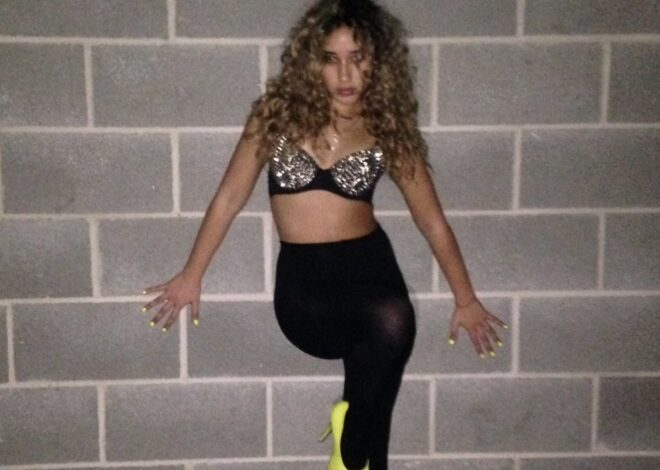 Watch “Move My Body” by Leoni 808